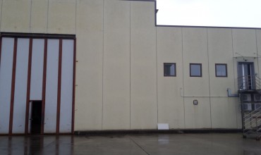 Vista capannone ed accesso uffici